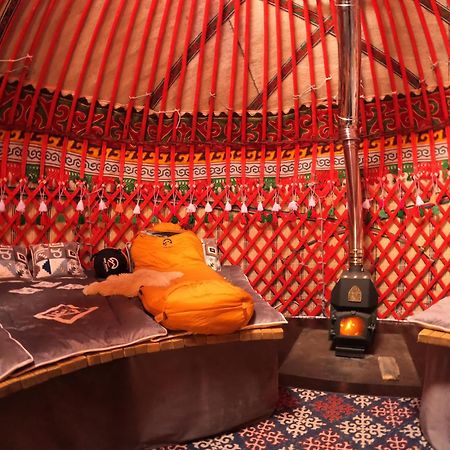 Mine Hostel Dzhergalan Jyrgalan 外观 照片