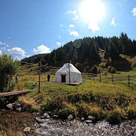 Mine Hostel Dzhergalan Jyrgalan 外观 照片