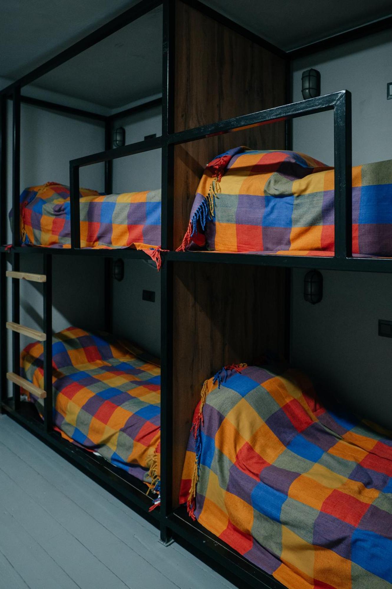Mine Hostel Dzhergalan Jyrgalan 外观 照片