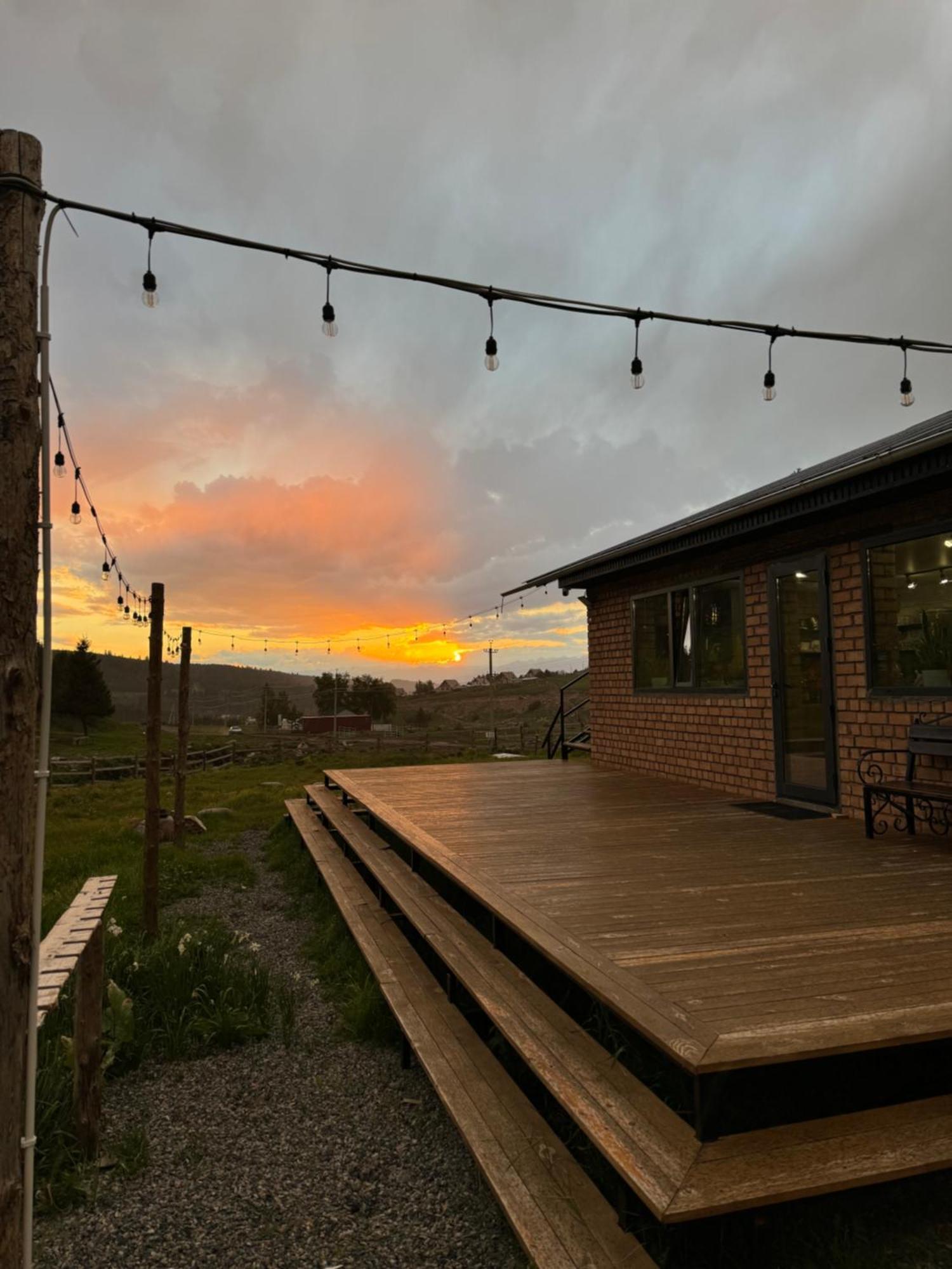 Mine Hostel Dzhergalan Jyrgalan 外观 照片