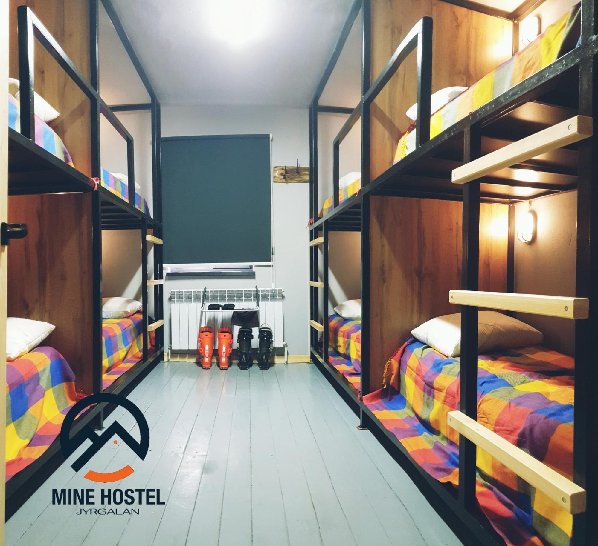 Mine Hostel Dzhergalan Jyrgalan 外观 照片