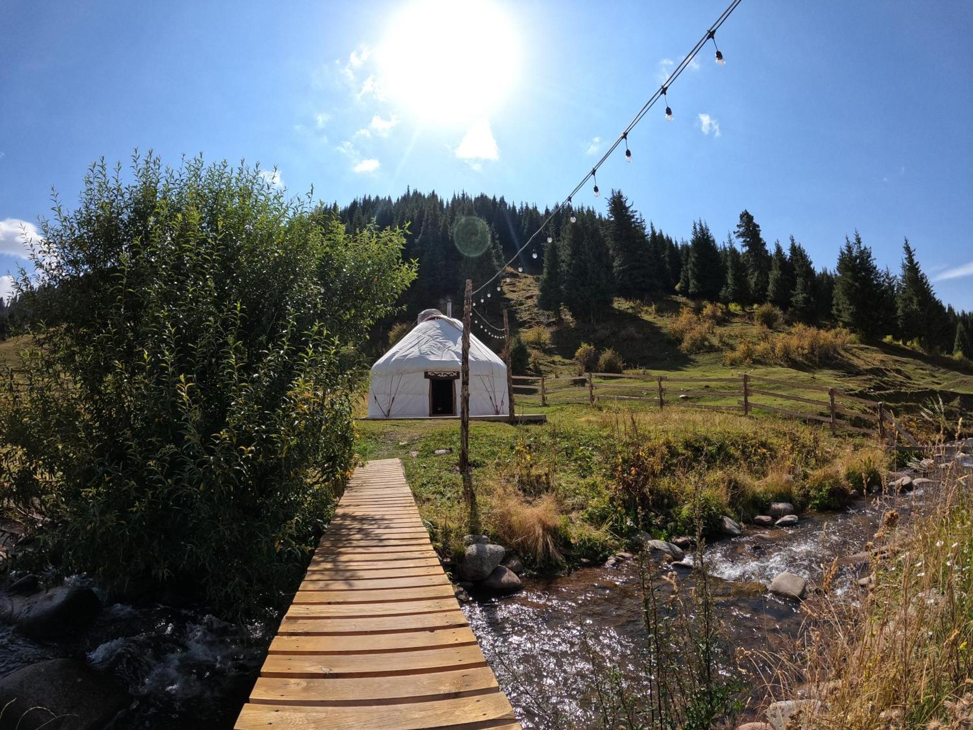Mine Hostel Dzhergalan Jyrgalan 外观 照片