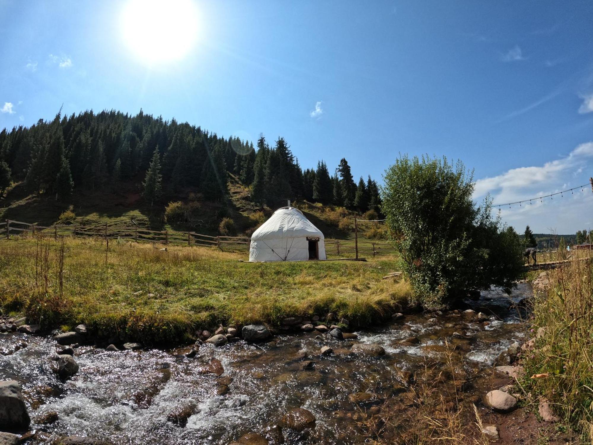 Mine Hostel Dzhergalan Jyrgalan 外观 照片