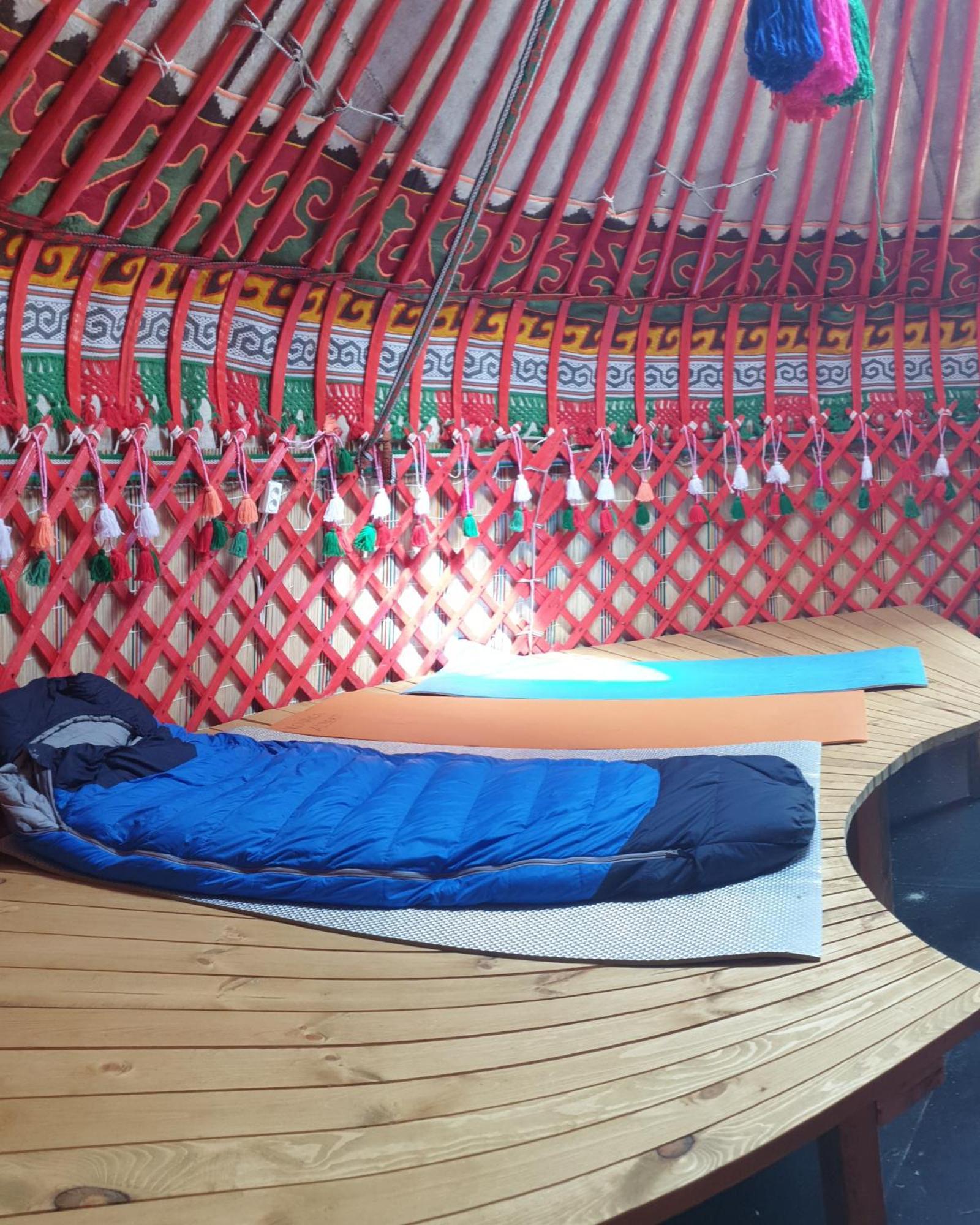 Mine Hostel Dzhergalan Jyrgalan 外观 照片