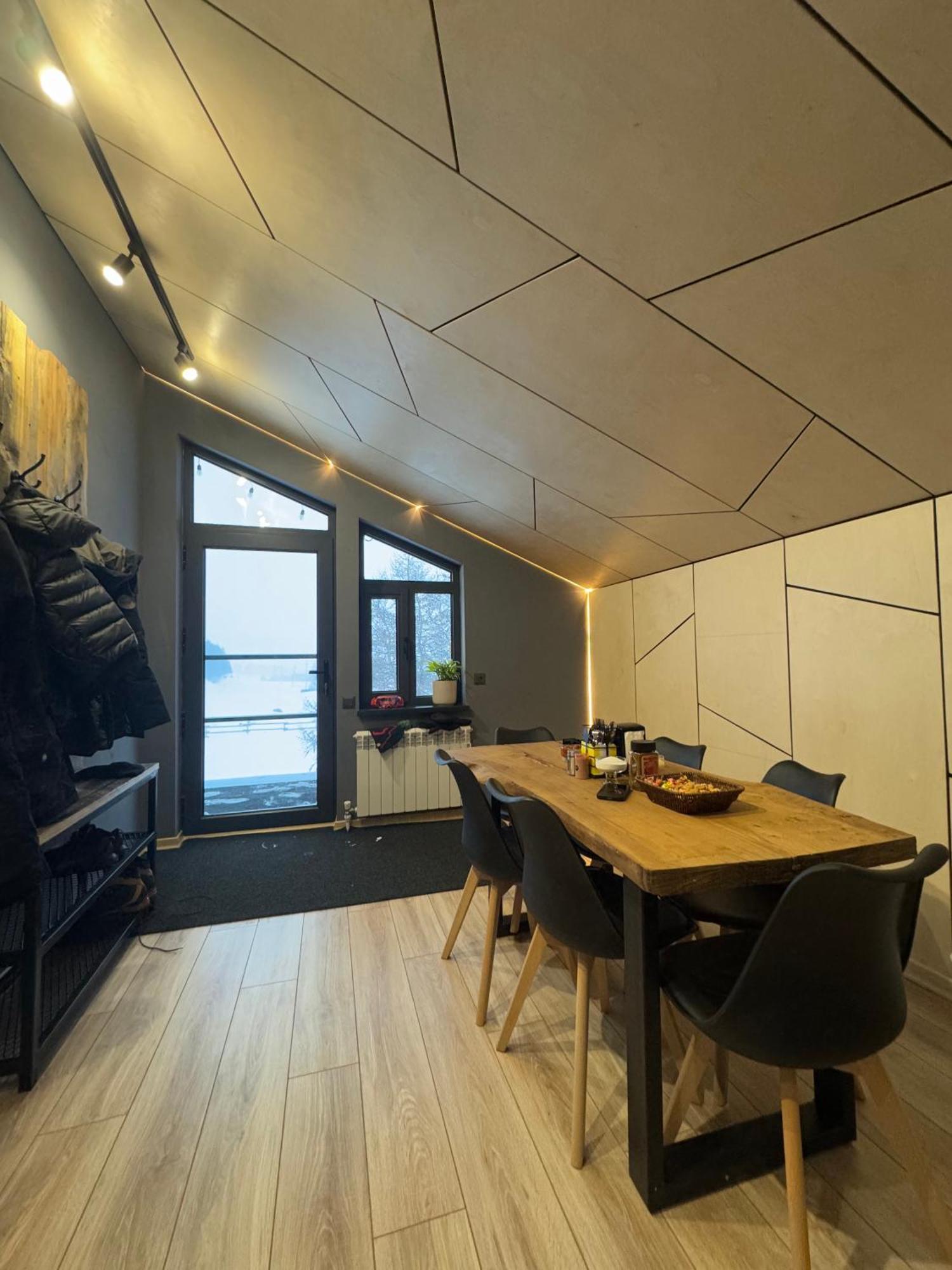 Mine Hostel Dzhergalan Jyrgalan 外观 照片