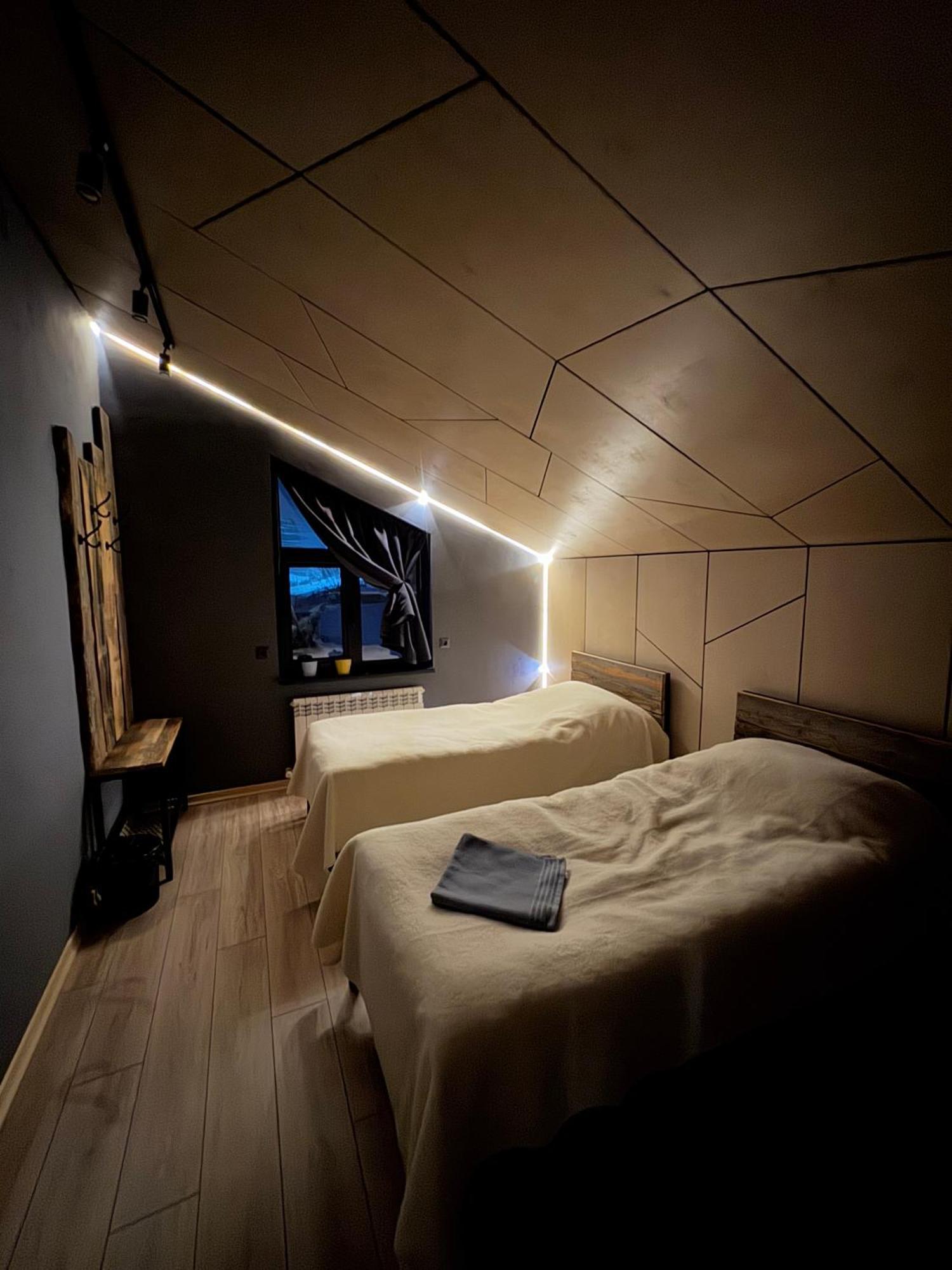 Mine Hostel Dzhergalan Jyrgalan 外观 照片