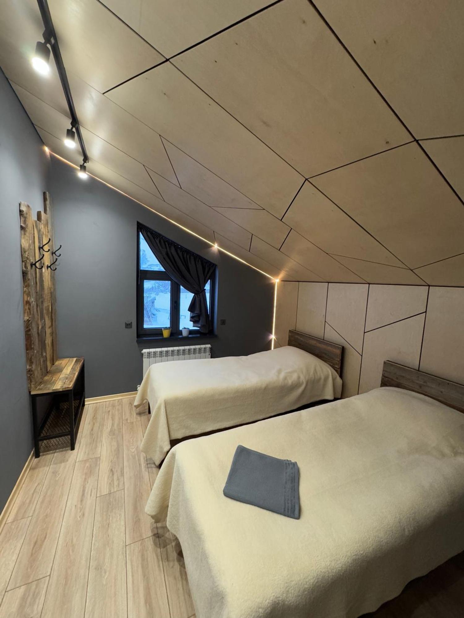 Mine Hostel Dzhergalan Jyrgalan 外观 照片